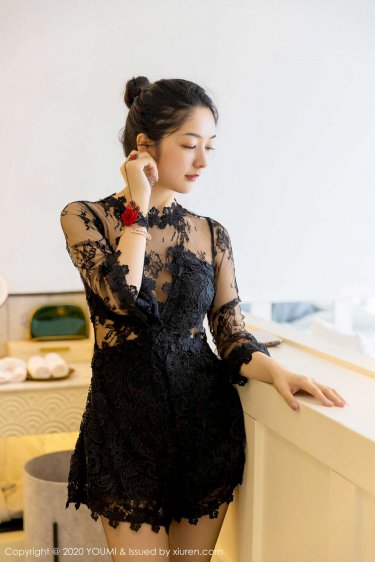 美女凸点